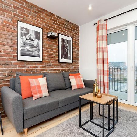 Movie Jacuzzi Apartment At The Main Station By Noclegi Renters คราคูฟ ภายนอก รูปภาพ