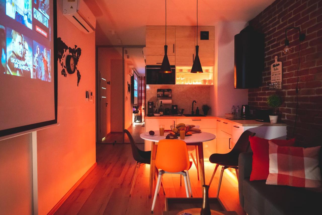 Movie Jacuzzi Apartment At The Main Station By Noclegi Renters คราคูฟ ภายนอก รูปภาพ
