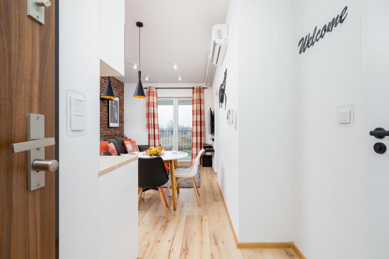 Movie Jacuzzi Apartment At The Main Station By Noclegi Renters คราคูฟ ภายนอก รูปภาพ
